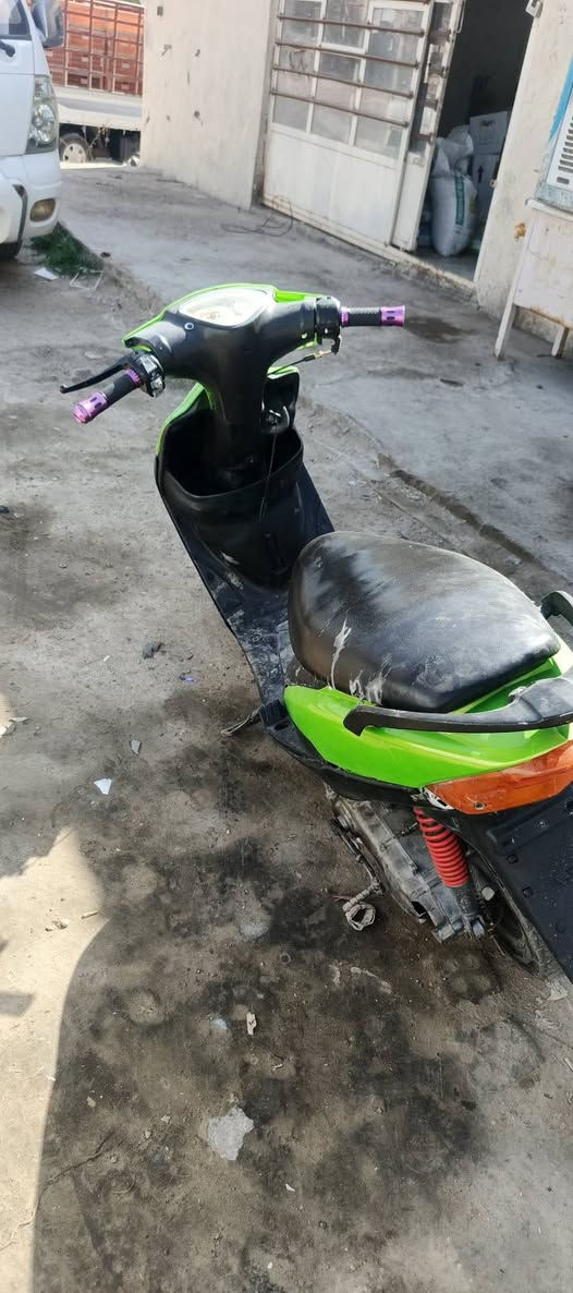 ماكس 120عدله للبيع الدراجه بيها تزويد وياله وصدر وبوشهة55 الدراجه نكره بكل وكت هندر والسلف نقصه بس دشلي الصغير السلف شغال السعر 450 وبيها مجال المكان المحمودية اللطيفيه الرقم ***********بي واتساب
