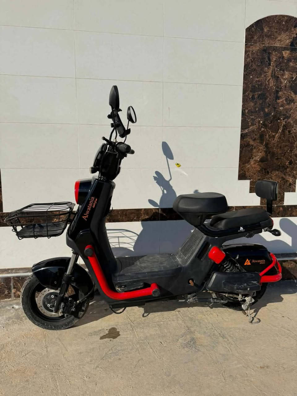 مكلف بالنشر العنوان برطله 
السعر 600
الرقم ***********
