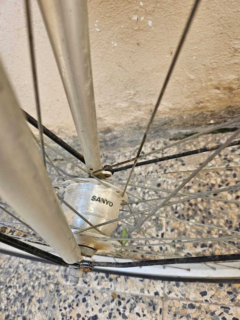 السلام عليكم 
بايسكل ياباني c700 
حجم 27 لايت حساس كير 
بيع بسعر مناسب


**إذا كنت صاحب هذا الإعلان وتريد حذفه لأي سبب، رجاءا أرسل رسالة إلى الدعم الفني**