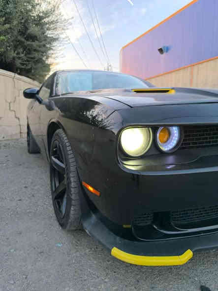 Challenger XST hellcat 

مۆدێل/ 2016
٣ پارچەی پێشی ، دەرگای سایق ، نیو دەرگا و نیو چامرلغ ، نەرمە تەزرەک

سەرە شاسی گرتووە 

ئێرباگ سیستەم 

شەش پستۆن 
مەکینە 3.6

سەنەوی نوێیە 

109 هەزار مایل چووە 

نرخ/ $ 14200
*********** Singapore
