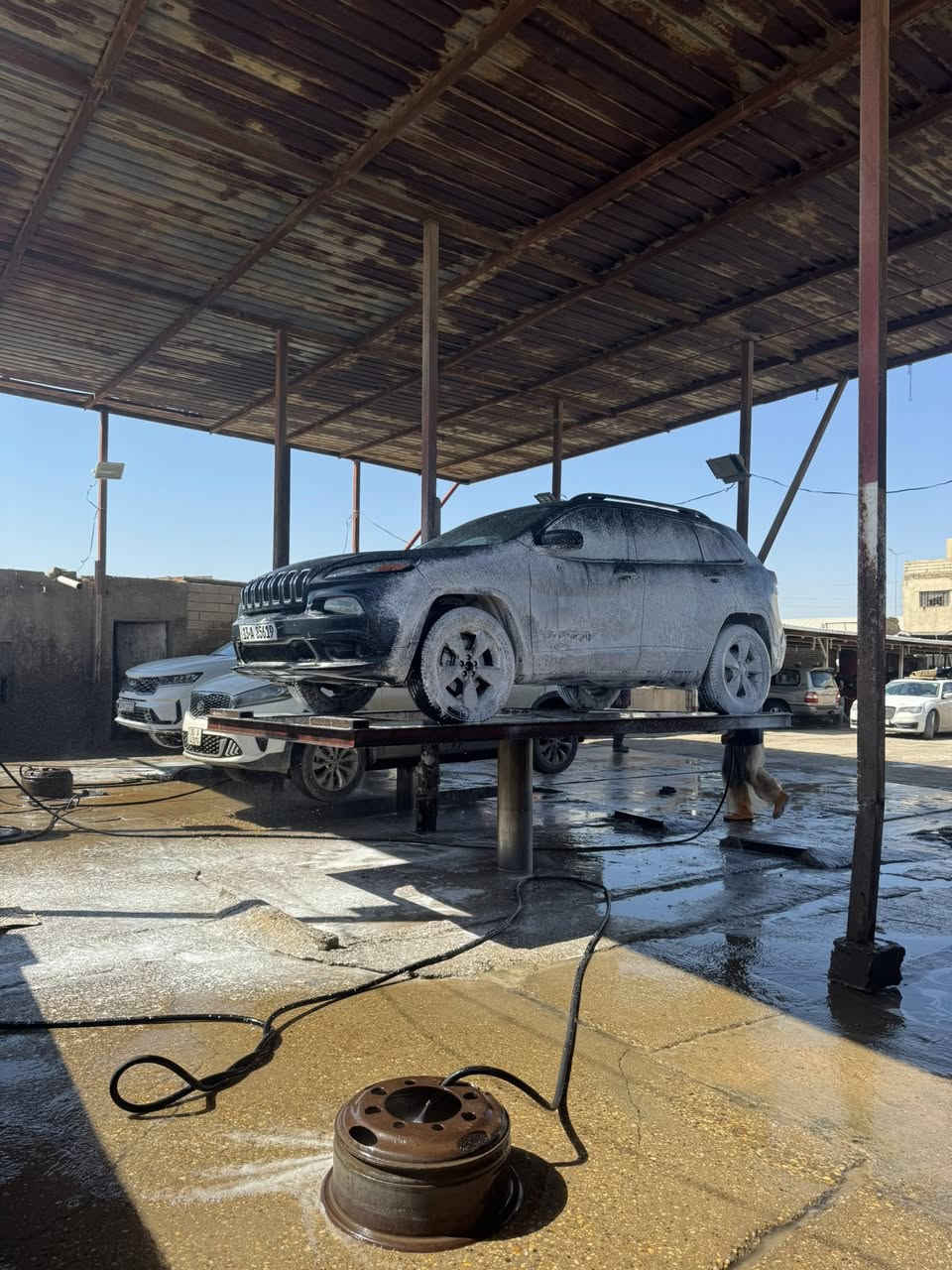 جيب بزون موديل ٢٠١٧.
سياره  كامره خلفيه

سقف بانورما 

مثبت سرعه 

مقاعد كهربائية 

مصابيح زنون 

حادثها تبديل بنيد وجاملغ وبابين وسياره بيها زلوغ قليله 

سياره تبريد شغال قطعتين  

ماشيه ١٩٥ كيلو 

تايرات جديده كلش

السعر 108$

الاتصال ***********
ميسان
