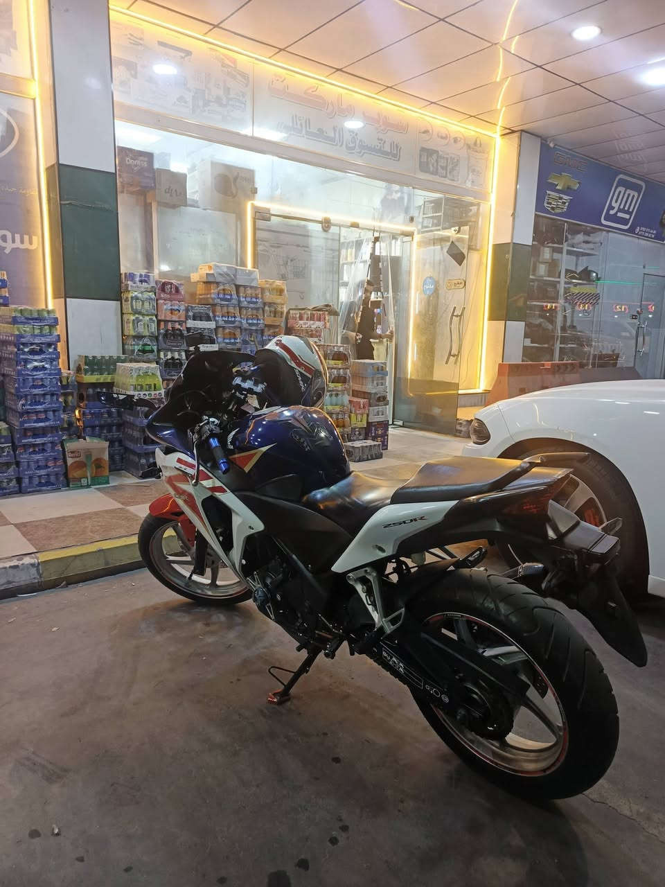 بطح Honda cbr 250 R
2013 موديل
بدون رقم 
مكاني البصرة 
 مكفوله من طول لطول دراجه مزوده تزويد خفيف لطيف من لايتات واشارات LED و مرايات H2 درع مكينه جناح امامي كزوز رياضي ماركه معروفه مع الحفاض على شكل بلادي 
سعر ١٨ ورقه بيها مجال بسيط
راسلوني واتساب وبخدمتكم
***********
