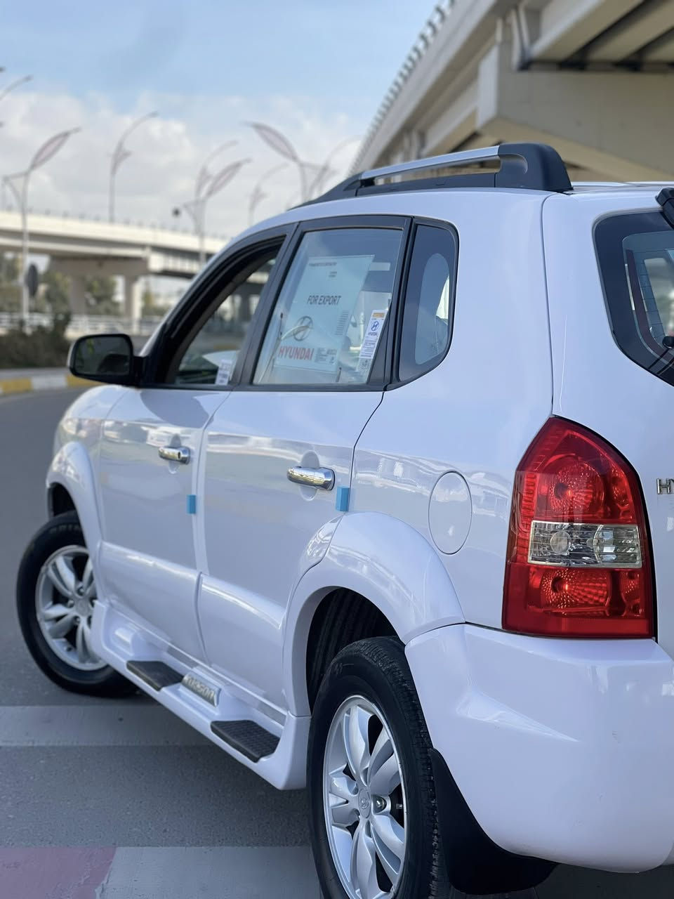 سلام عليكم توكسان للبيع سياره كلين بدون صبغ  بس بيه جم مكان رصعه موديل 2010رقم أربيل كير مكينه بشرط سعره 129بيه مجال مكان سياره كركوك رقم تلفون ***********
