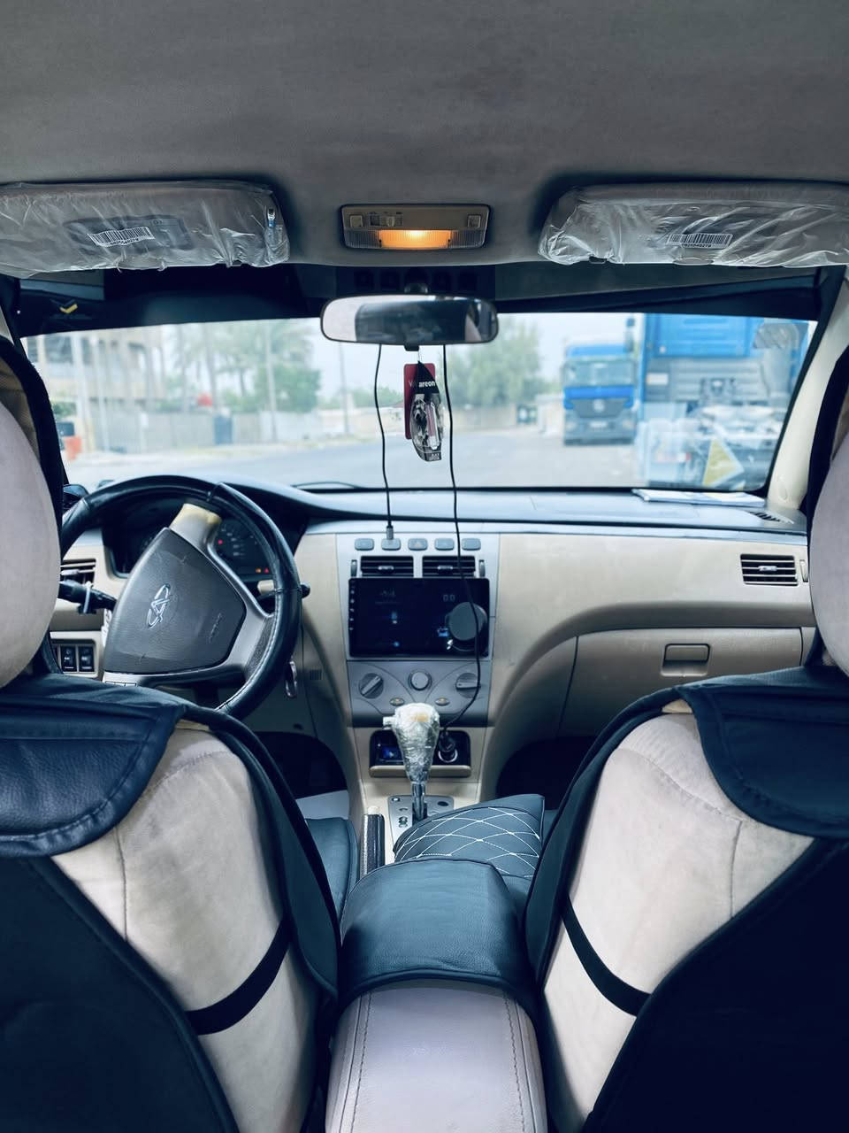 السلام عليكم..شيري A5 ابيض موديل2010 (محرك 2000بلادي) ماشية 175 الف كيلو حقيقي كير اوتو رقم بغداد انكليزي بأسمي سنوية لغاية 2030 السياره جاهزة نقصها فقط غاز تبريد بي ليك وبيها طخه بالجاملغ الخلفي من اخذتها وبعدها على نفس الوضع/السياره بيها تخم تاير جديد صدر خلفي جديد صدر امامي جديد اذاين محرك جديده درايم شفت جهتين جديد جامه امامية جديدة قوايش+ رولات مكينه جديد راديتر ماء جديد المحرك لاتنقيص ولاتبخير عليها ادامة كامله غرفتها نظيفه مثل ماموضح بالصور /سنتر لوك ريموت تقفيل + رفع نوافذ كهربائيات كلها شغالة شاشة اندرويد + كامرة وباقي التفاصيل المعروفه (السعر 40) /مكاني بغداد حي العامل/***********/واتساب
