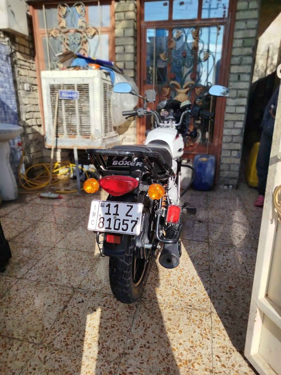 السلام عليكم بوكسر موديل 23 نازله ب 25 كامله مابيها اي نقص ماشيه 29 الف مرقمه سنويه بأسمي تحويل ثاني يوم ما مفتوح بيها برغي جيب 40 فيتر وتعال تايرات جدد خلفي وأمامي جوبلس كهربائيات كامله دهن اديرلها لكي مولي لتر ب 20 الف الدراجه كدام عينك مرايه وبالحقيقه بعد احلى تجي وتشوف بعينك أكرر دراجه كامله ما بيها اي نقص السعر 3 ملايين ونص وبيها مجال مكاني بغداد البياع ***********
