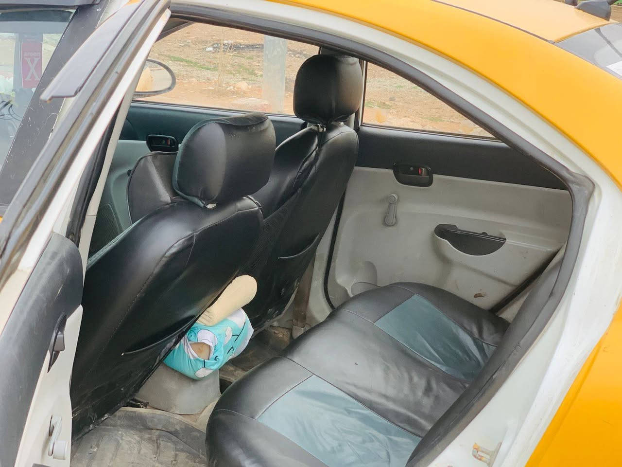 السلام عليكم
اكسنت دبدوب موديل 2008
بدون ضرر تلكيطات مال تكسي 
رقم ديالى دولي اني الشرعي تحويلها بل موصل 
السياره فول عادي 
السعر 83
مكاني موصل ناحيه زمار 
الاتصال ع الرقم 
***********
@الجميع
