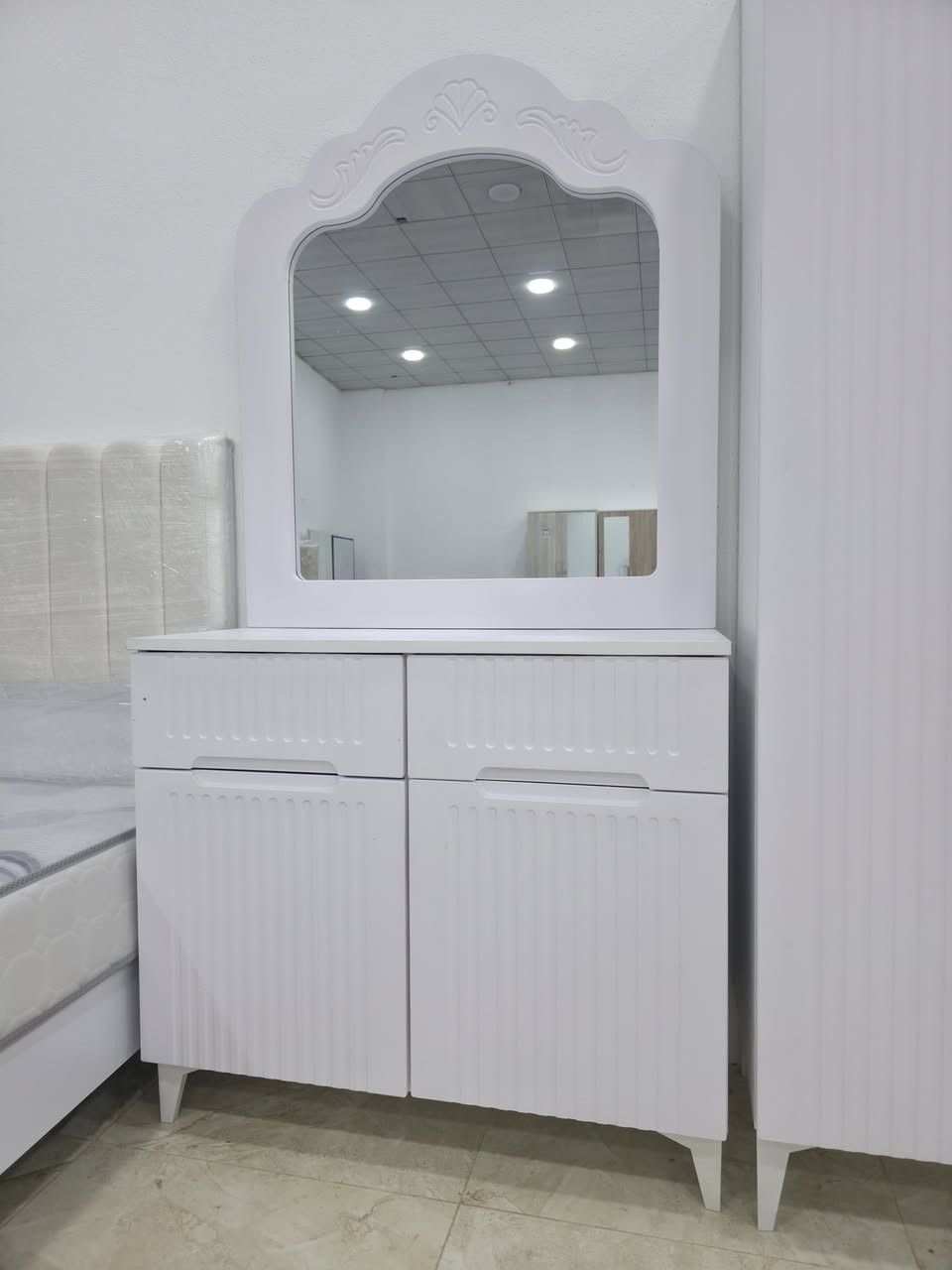 🛏️ غرفة نوم شبابي جديدة بالكرتون
5 قطع كامل خشب MDF (بانوبريس ) بجودة ممتازة ✨
🔹 تصميم عصري وأنيق
🔹 متوفرة باللون الأبيض الجميل
💸 السعر فقط 325 دولار بدل 360 دولار
📍 معرض جودي – دهوك
📞 للتواصل والاستفسار : ***********
---------------------------
#معرض_جودي_بدهوك 
🪑 أثاث تركي فاخر
غرف نوم – غرف جلوس – غرف شباب – طاولات – كنتور – أسفنج عالي الجودة
✅ عروض مميزة وأسعار تنافسية
📌 ناونیشان:
⛔مالطا خاری-فرعی ئکی به ری سیناعی- به مبه ری مه دره سه (مالتاژئری)
📌 العنوان:
دهوك – مالطا القديم – أول فرع قبل صناعة تصليح السيارات – مقابل مدرسة الابتدائية
(قريب من مطعم مالطا – كونديه مالطا – خارنگه ها مالتا)
#دهوكا_رنكين #موصل #خزائن_ملابس #اثاث_منزلي #زاخو
