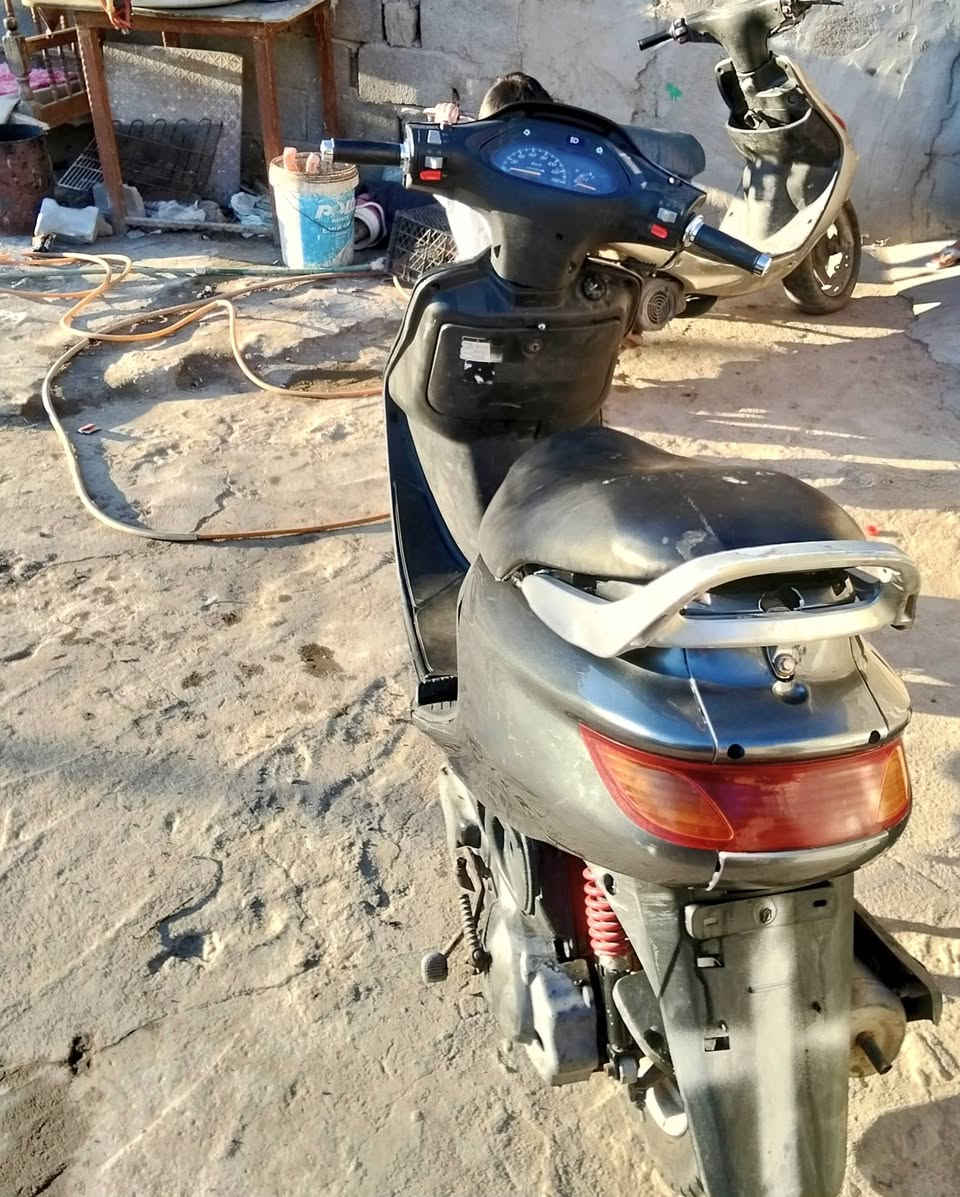 السلام عليكم فراشه فحل دسك كرستال بلاد دراجه صار شهرين ماخذها من الرمبه برغي واحد  مامفتوح بيها دراجه بلاد من البرغي للبرغي فحص وين ما تريد افحص اي مصلح يعجبك دراجه خرسه ما تنسمع نهضه ومعدل فول كهربائية من الطول لطول كلها شغاله هندر سلف قفل سكان كله شغال السعر 550 وبيها. مجال قليل الشراي يتصل ولموشراي لا يتصل مستعجل ع بيعتها ***********
