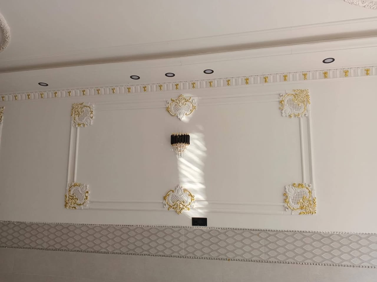 فخامة دیكور الملكي 🏦
عمل ودیزاین اصطه رسول🏦
في قضاء الامرلي ***********
متوفر لدینا احدث واجمل نقوش الملكي
***********📠
