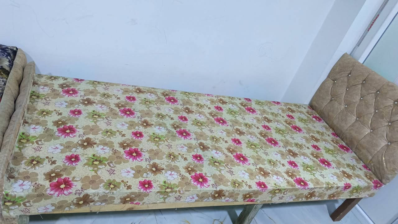 تخوته عدد اثنين نفس الشكل 
الواحد ب40
@الجميع


**إذا كنت صاحب هذا الإعلان وتريد حذفه لأي سبب، رجاءا أرسل رسالة إلى الدعم الفني**