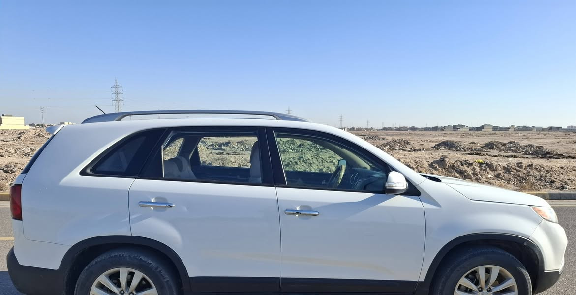 سورنتو ٢٠١٢ خليجي
رقم بغداد بأسمي 
ستة سلندر 
سبعة راكب 
ثلاث قطع تبريد 
بانوراما 
كشن كهربائي 
المحرك ما مفتوح 
الكير مكفول 
السعر/١٦٣ وبي مجال
مكاني كربلاء 
غير متواجد على الفيس 
الاتصال على الرقم/ ***********
