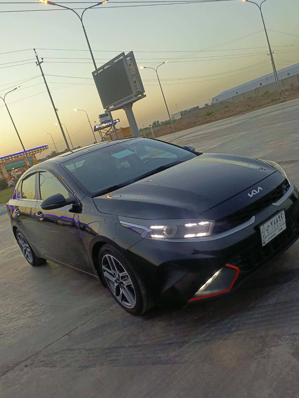 سلام عليكم فورتي 23 معوقين للبيع
السياره جديده ماشيه 38 فول حادث جاملغ امامي ومبدل باصلي نفس اللون ***********

سعر 142
