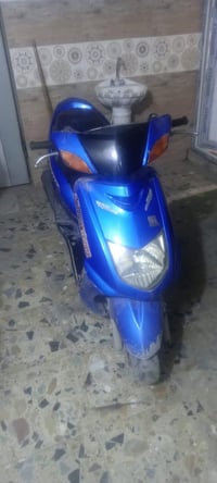 سكوتر نثية • الشعب