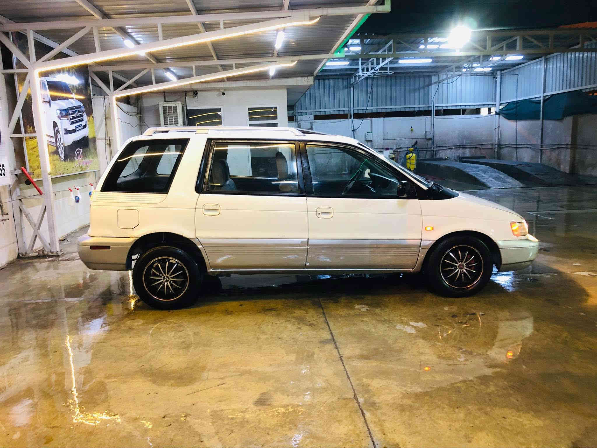 هەرزانترین نرخ 
سەیارەیەک نمونە لەهەمو ڕوەوە تۆماتیک ڕەقەم بەخ بۆ کابی و بۆ عایلە
$28 کۆتایی       رانیە         ***********  ڤایبەر و واتس ئاپی لەسەرە
مستەر بۆشی گڵاند ی سلاحی مۆدێل 1993 گێر تۆماتیک مەکینە بەخ گێڕ و مەکینە بیلادی 
ڕەقەم دهۆک بەناو ناکرێ سحێب سەنەوی لە خاریجە و تەنها 30 هەزار غەرامای تیایە (ئەوەلیات و حیدز بەشەرت)
پێشو پشتی کەپسە سەقف و شانی دەرزی پێوەنیە هیچ لێدراوێکی نیە 
سەیارەکە زۆر زۆر خاوێن ماوەتەوە
پێشو پشتی تازە توند کراوەتەوە
گێر مەکینە موس براوە بەشەرت
تندو تۆڵی و کارەبای بەشەرت
پاوەرە بەخە تۆماتیکە چوار جام کارەبا جام ئۆتۆ سڵایتە قفڵ مەرکەزی و کۆتڕۆڵە تەجیل CD 
سەیارەکە لێخوڕینی زۆر خۆشەو زۆر بەهەڵمەتە ماڵی حایلەو کاسبیە بەنزین کەم ئەخوا رانية
