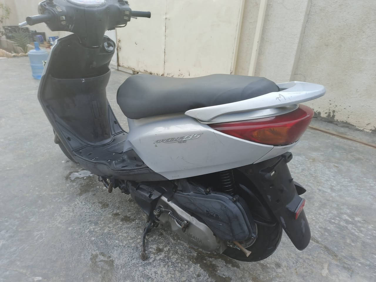 السلام عليكم
بريز لايت عالي حديث رمبه كفاله عامه وين تفحص تروح تفحص
كلشي شغال وكفاله
دراجه بلاديه مكينه كفرات سلف هندر كابريتر كلشي بلادي بيها
كفاله عامه كلشي شغال 
السعر 700 وبيها مجال
عنواني بغداد رقمي متوفر واتساب ***********
