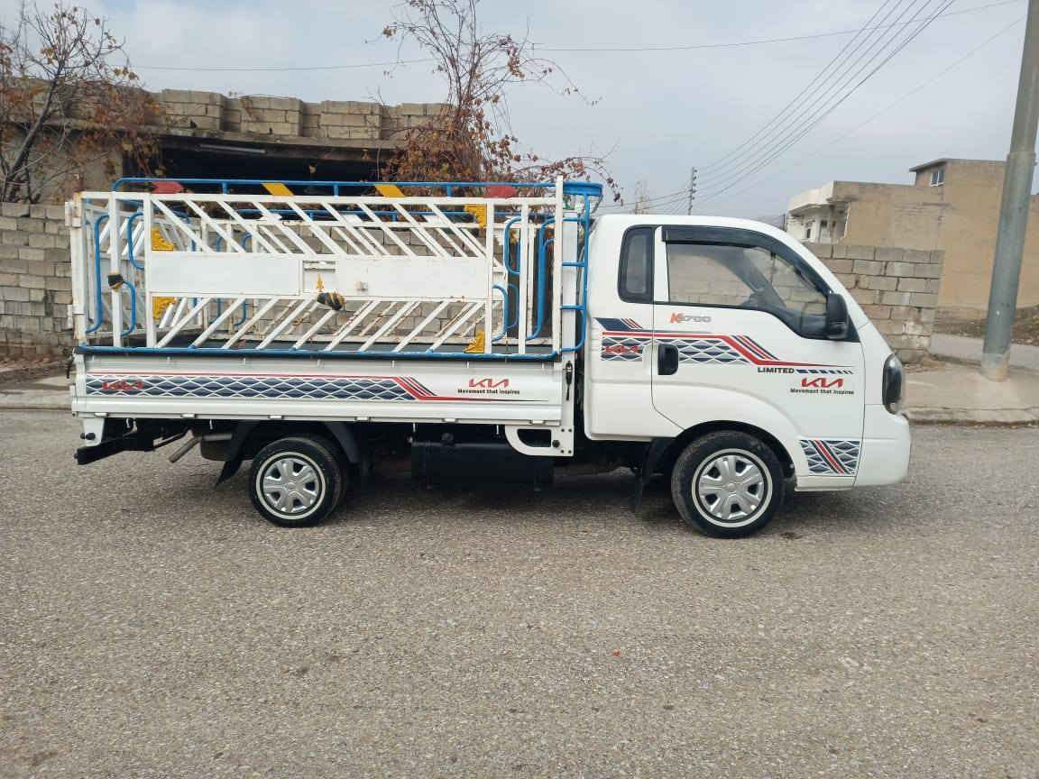 سلام عليكم كيه موديل 2022شكل جديد  رقم بغداد بيه بس باب مبدل بلادب بقي كفاله سنويه مجدده 2028 محرك وكسل وشاصي   وكير مكفول سياره حلوه جدام العين سعر 138 بيه مجال شي قليل توصل على هاذ رقم ***********مكان سياره صلاح الدين تكريت
