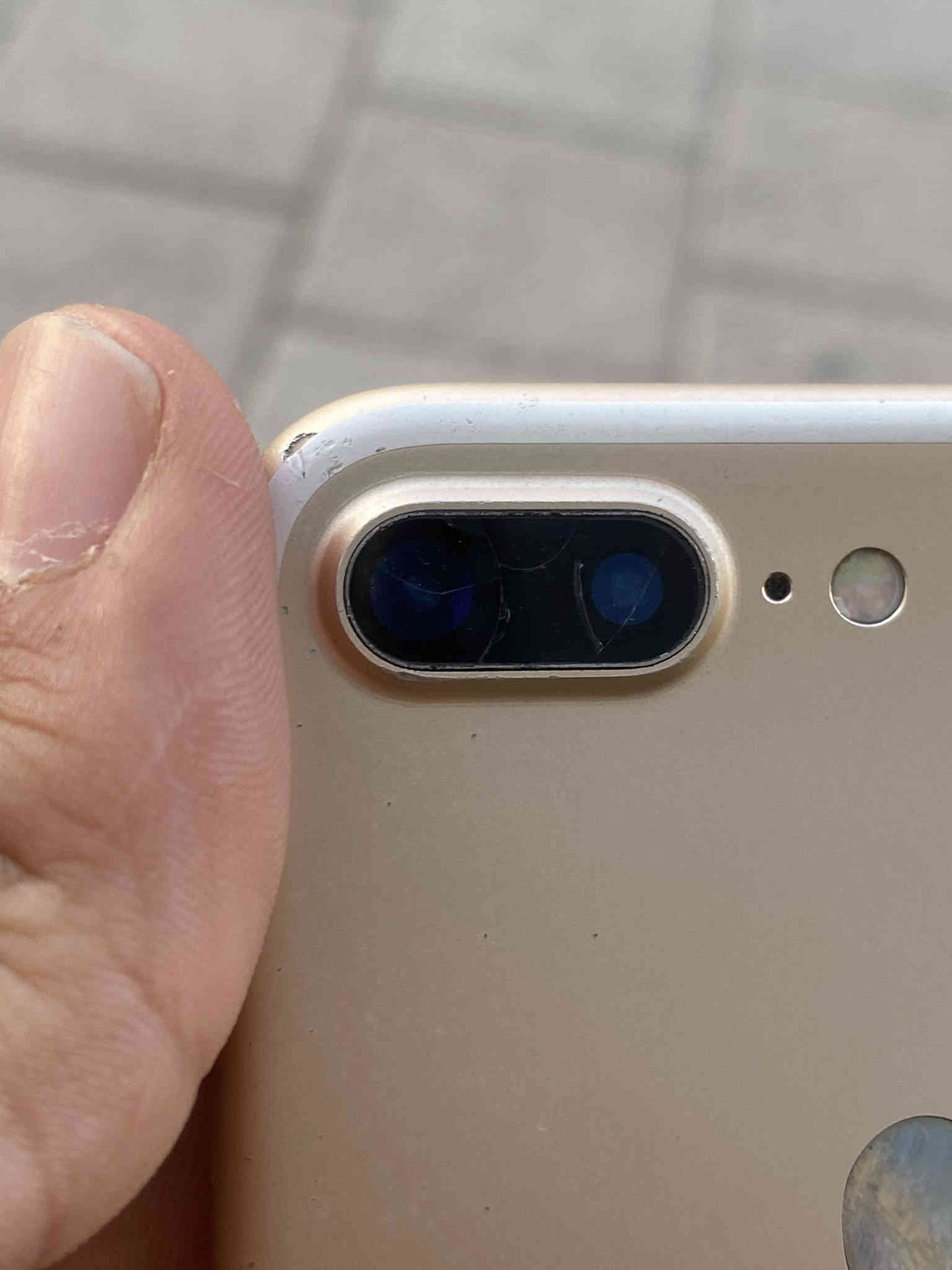 سلام عليكم ‏شباب iPhone 7 Plus للبيع جهاز كلش نظيف كل شيء مابي بس مبدل بطاريه ١٠٠
‏أفطر الشاشه فقط تفاصيل خاص السعر 70وب مجال //مكاني الرمادي خمسة كيلو //
الرقم ***********
