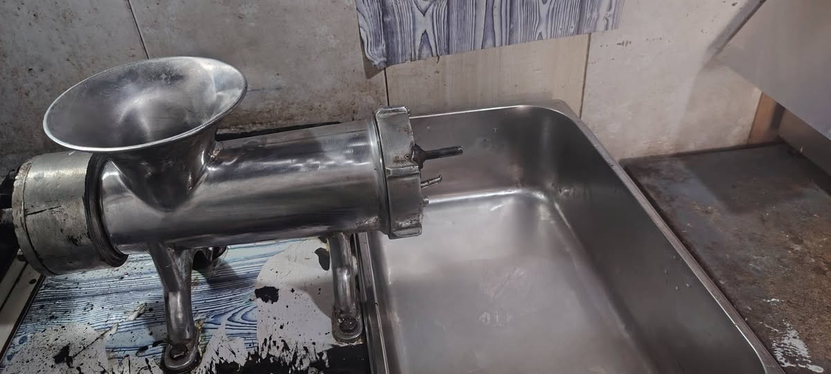 مكينه ثرم للبيع حجم 32 سل استيل 
***********
