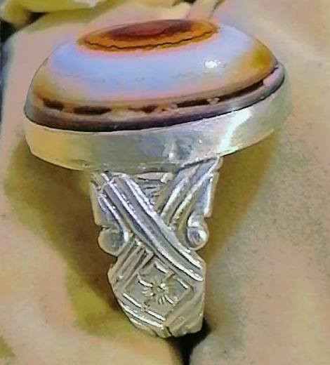 خاتم من حجر الجزع اليماني مصور صياغة ثقيلة عراقية لبيع التفاصيل واتساب *********** هذا رقمي بغداد قرب شقق بسماية
