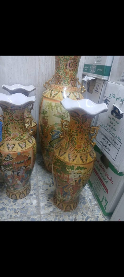 السلام عليكم فازات عدد4للبيع المراسله خاص او اتصل على الرقم ***********
