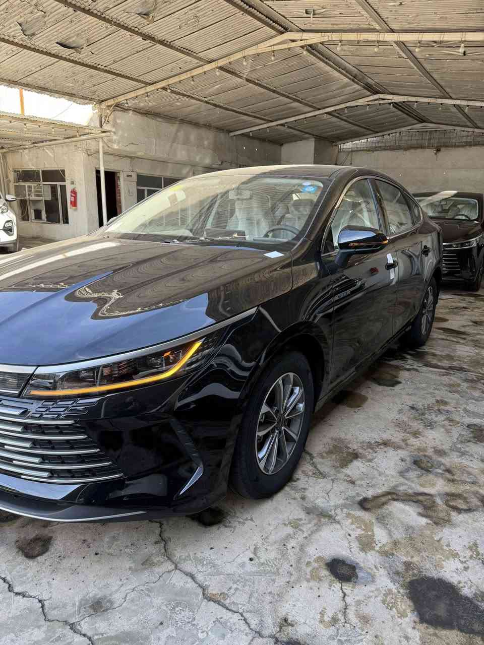 Byd destroy 05 2025
عن توفر سيارة بي واي دي 2025

‏BYD 05 2025 لون اسود

مرقمة لوحة وسنوية وهزة مثبت لوحة عالدعامية بأسمي زيرو 

فقط نقل ملكيه 

اليكم المواصفات

السياره : هايبرد & بانزين & كهرباء يعني التفويله الوحده بانزين تمشيك 1200 كيلو

سعه التانكي 65لتر 

موديل 2025

حساسات 

حجم المحرك 1.5

شاشه اصليه

شاشة دوارة 

كامره خلفيه

هند بريك كهرباء

دشبول شاشه ديجيتال

اوتو هولد

مفتاح التشغيل بصمه

تشغيل عن بعد تحكمات مقود

اوامر صوتيه

منفذ طاقة

منافذ شحن

مقول جلد حياكه

دخول ذكي

3 وضعيات قيادة

اشاير بل مري

تتسع المقصورة ل 5 ركاب

المقاعد جلد رياضي باللون الابيض

اريل نفكيتر

اناره داخليه LED

لد امامي LED

‏LED بك لايت

قطعتين تبريد 

مثبت سرعة

حجم الاطار 16

مانع تزحلق

شاحنه خلفية

كير ماوس

البطاريه ليثيوم الاقوى والاطول عمرا في عالم الهايبرد ملاحضه: جميع العده مالته موجوده المن

📞  أو الاستفسار:

☎***********

العنوان بغداد_ معارض البياع _ شارع الوسط
