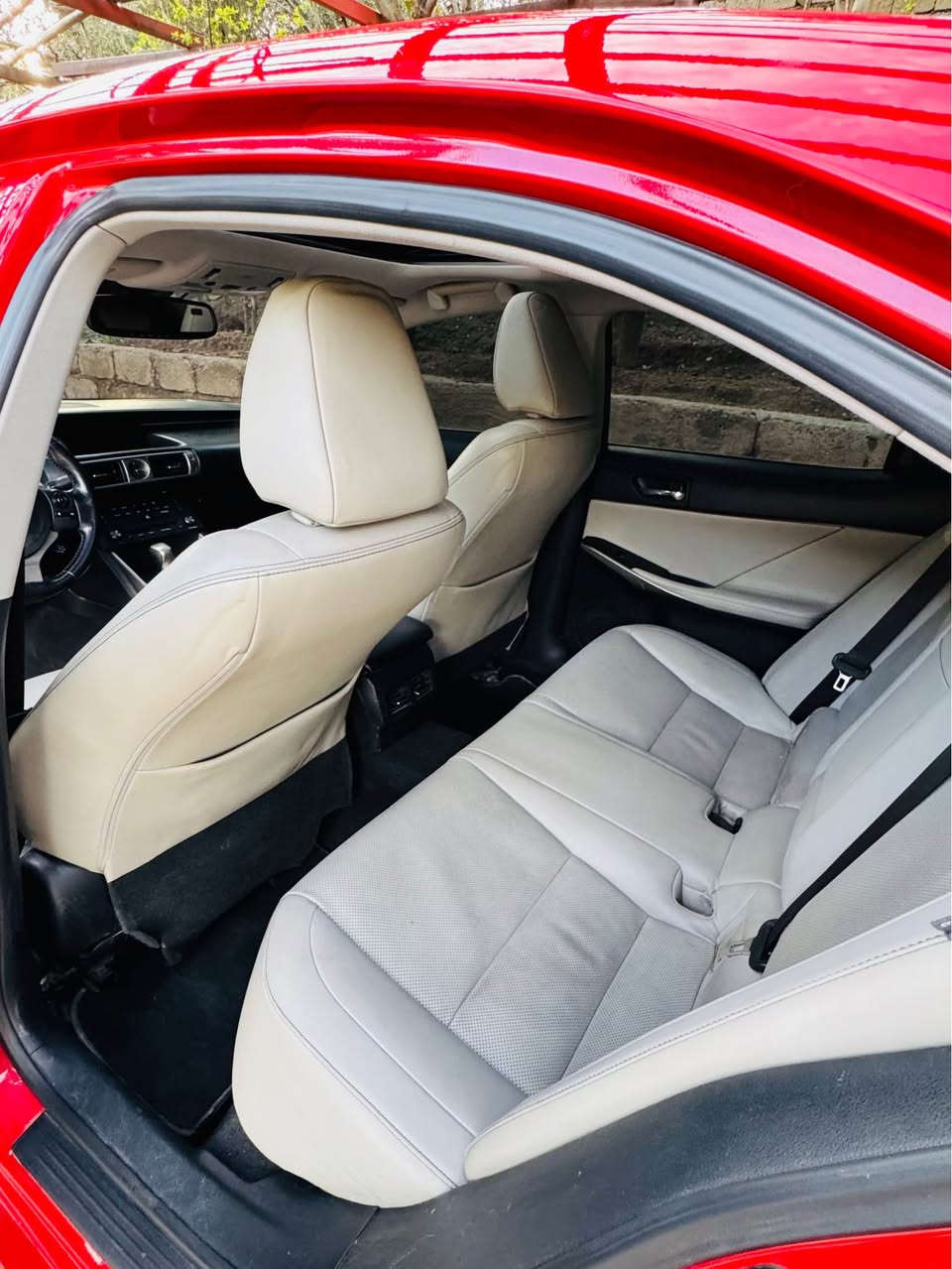 Lexus 2016 is 200 
حجم محرك/٤ تيربو
سعر ١٣٨ ورقه مكان دهوك
كير محرك شرط مكفول
صبخ/٢ قطعه و نص بدون ارباك ارباگ سليم كلو
سياره مواصفات فول فول 
كشنات جلد كهرباي بصمه بصمه ابواب بصمه تشغيل داخل ابيض شاشة كاميره ٣گير ٣ مود يعني فول فول مكاني دهوك مراوس ب رقم شمال فقط
*********** مكاني دهوك واتس اب دهوك, العراق
