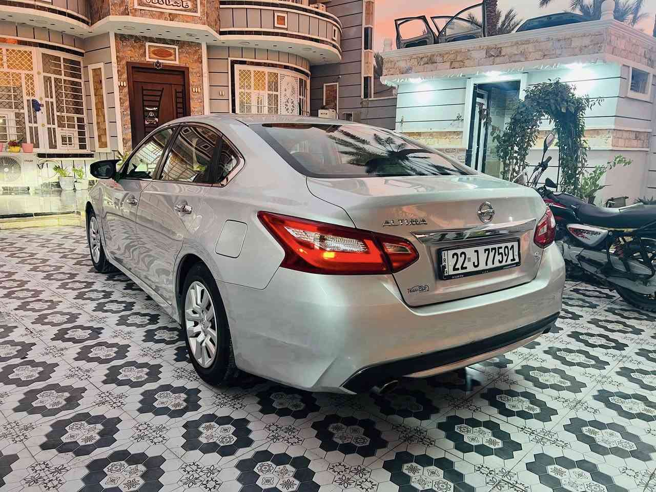 السلام عليكم
* نيسان التيمه[2017] رقم اربيل بسمي تحويل ثاني يوم

* المواصفات :
[ بصمة تشغيل _ بصمة ابواب _  
تحكم استيرن _ مانع انزلاق _ كاميرا خلفية _ مثبت سرعة _ 
كشن كهرباء ]

* محرك 2500 _ 4 سلندر 
* بجم كبس(مكفول) _ حادث  2قطع (بدون دواخل) مثل ما موضح بالصور

السعر130

مكان السياره/ ديالى الخالص سراجق
***********
