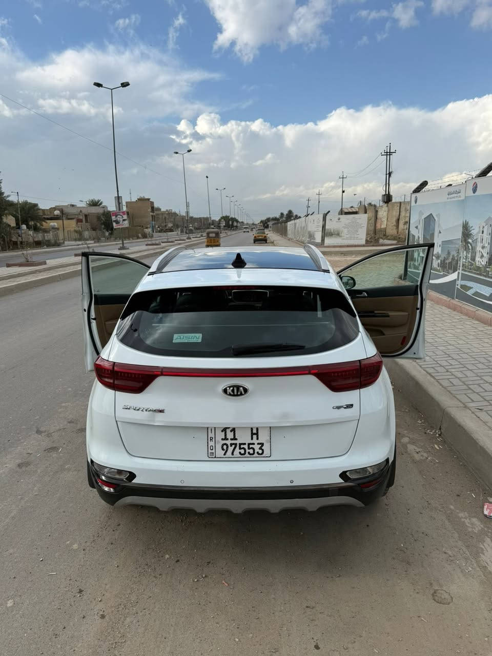 سلام عليكم كيا سبورتج 2019 جيتي خليجي ماشيه 107كم مبدل دعاميه او بنيد بدون دواخل او بيه طخات موضحه بالصور السعر 198او بيه مجال بسيط رقم ***********
