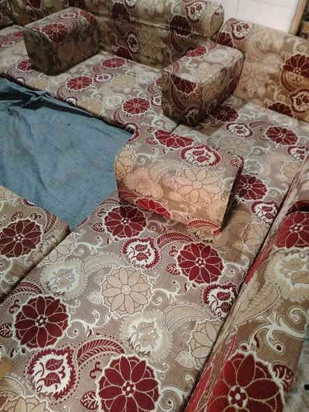 جلسه للبيع ١٤ متر سعرها ١٩٠ مكانها نجف حي ميسان مقابيل العسكري *********** بيه وتساب النجف
