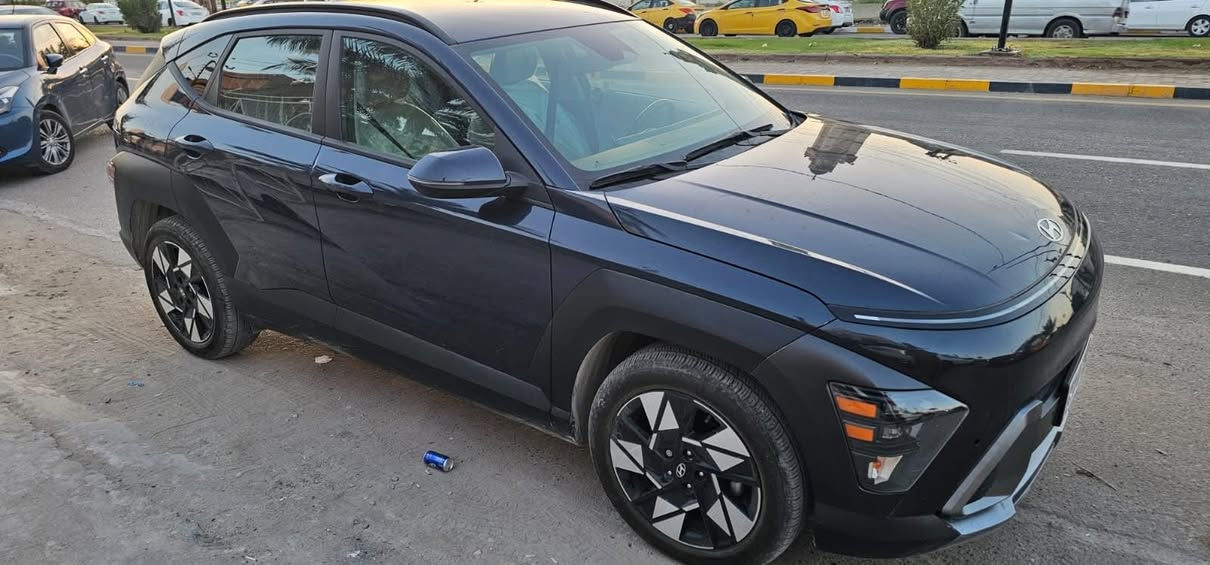 السلام عليكم ورحمة الله ..
للبيع هونداي كونا موديل 2024 فئة ال SEL الشكل الجديد *********** واتس اب 
المواصفات ..
محرك 2000 DOHC
السيارة ماشية 15 الف قابل للزيادة 
دشبول ديجيتال 
بصمة تشغيل + أبواب 
لايتات LED 
أشاير بالمري الجانبية 
كامل تحكمات 
تبريد لمس 
حساس خلفي 
رادارات أمامي وجانبي ( توقف ذاتي ) 
كراسي كهرباء 
داخل ملكي ( آوف وايت ) 
شاحن تايب C 
هاندبريك كهربائي 
وبقية المواصفات لفئتها ..
السيارة بدون صبغ فقط تعديل بسيط بخشم البونيد وتكحيل ( فقط ) 
السيارة رقم بغداد تحويل بنفس اليوم ..
السعر 183 قابل للتفاوض 

 رقم الشاصيKM8HB3AB5RU052286
