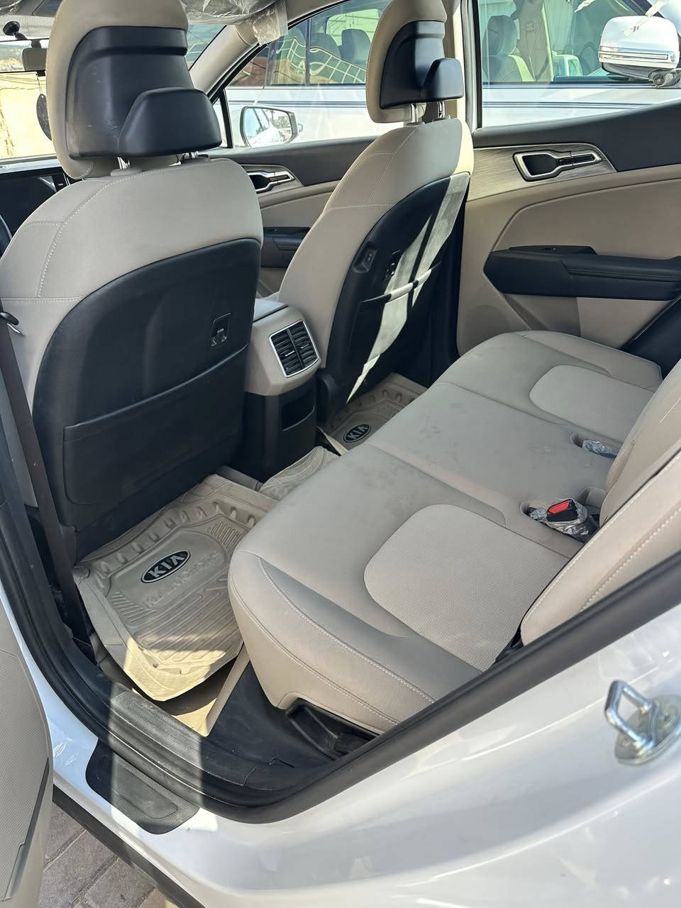 موديل 2024 ماشيه 36 بعدها بضمان تبديل دهن بشركه الدوليه  مكفوله من الصبغ بيه شخط جاملغ الامامي صغير والباقي مكفول موصفاته سايد بريك دكمه بصمه كشنين كهرباء ستيرن تدفئه  وكشن تدفئه حساس امامي خلفي كامرا سعرها 225 مجال قليل مكانه كربلاء
