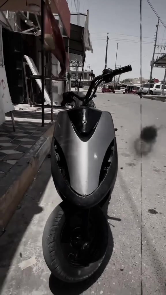 السلام عليكم دراجه ماكس عدله للبيع سعر خاص دراجه نقله سلف كهربائيات كلها شغاله اي  نقص ما بيها مكان ناصريه سوق الشيوخ فضليه رقم واتساب ***********
