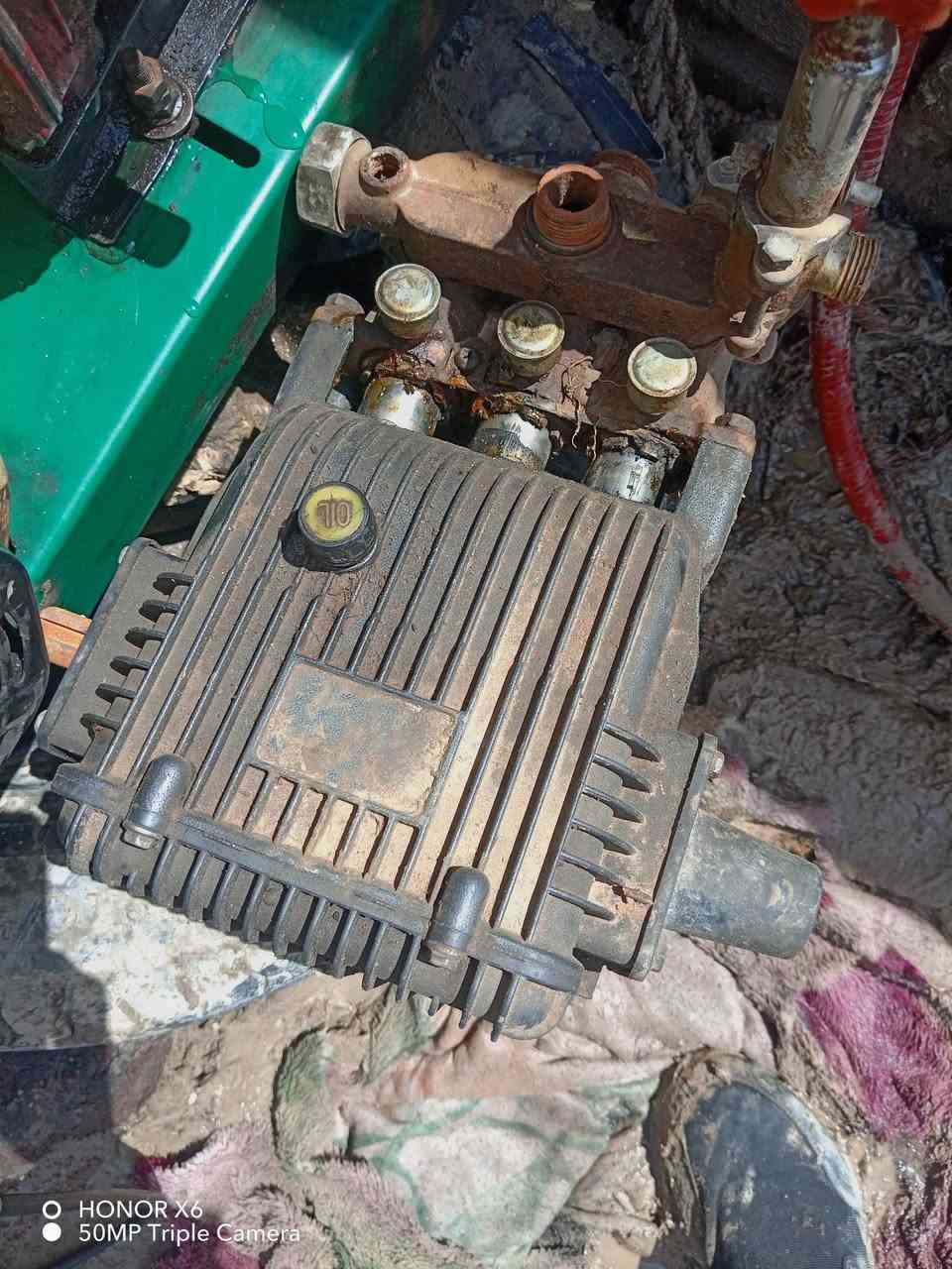 سلام عليكم ماطور غسل سيارات بانزين للبيع حجم الضاغطه 30بار وياه ضاغطة حجم 25بار المكان الدوانيه الحمزه الشرقي ***********
