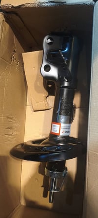 دبل كامري ٢٠٢٥ ٢٠٢٥ للبيع جديد بعده بل  كارتون صيني  للاستفسار  قيم وا...