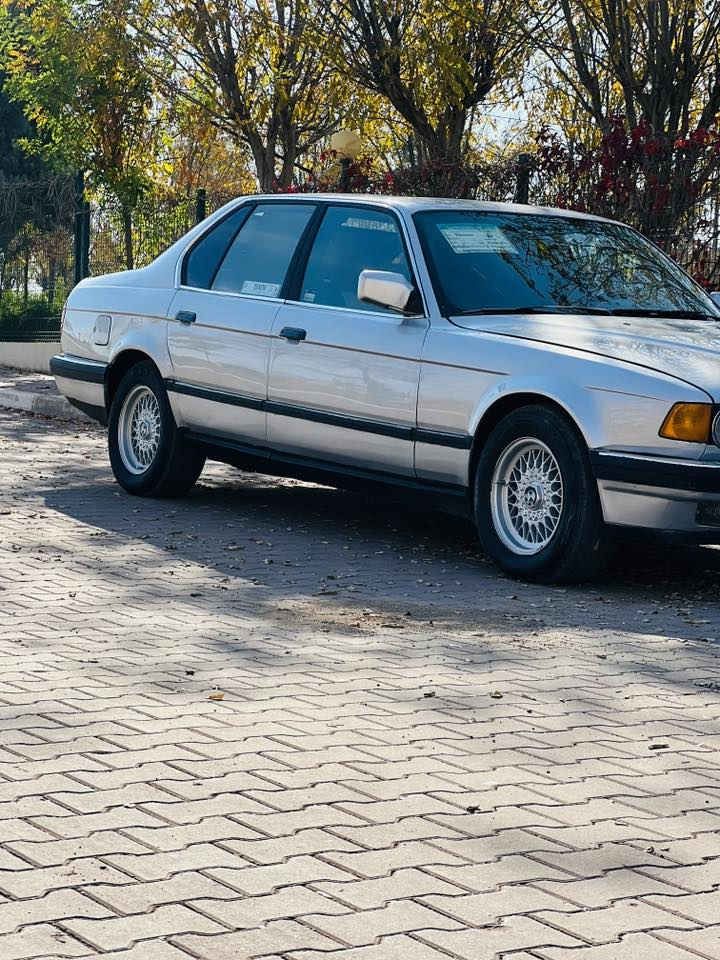 BMW _ 735i
موديل 1993
فتح سقف 
سيارة بخ عام جمالية 
دعاميه ل دعامية شرط وضع بلادي 
رقم +سنوية+هزة كله جديد لغاية 2030
دبل ايرباك 3 بردات شركة كهربائي
كشنات امامي هيتر 
داخل جلد غرفة كلها وضع بلادي 
گير و محرك  شرط جديد
تبريد شغال ❄️ ثلج 
سيارة جاهزة من كل نواحي صدرها جديد
رقم اربيل دولي سيارة بسمنا 
شرط تحويل 
 
سعر $58بيها مجال

***********واتساب موجود
