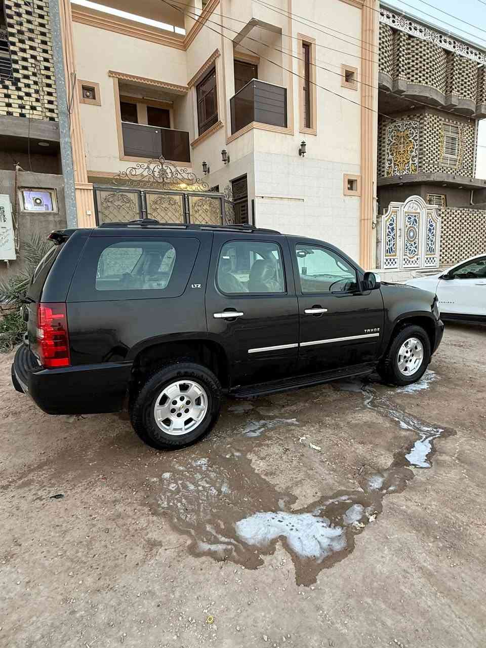 سلام عليكم/ تاهو 2012 Ltz فول موصفات كفاله عامه عده شويه بارد رقم اربيل تحويل مباشر  
وارد خليجي  مكان  السياره نجف 
***********
السعر 235
