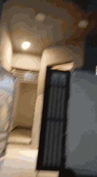 سلام عليكم بيت 50 متر طابقين للأيجار في الغزاليه الهياكل يحتوي على2غرف +صحيات وملحقاته بسعر 500الف 
للتواصل ***********
