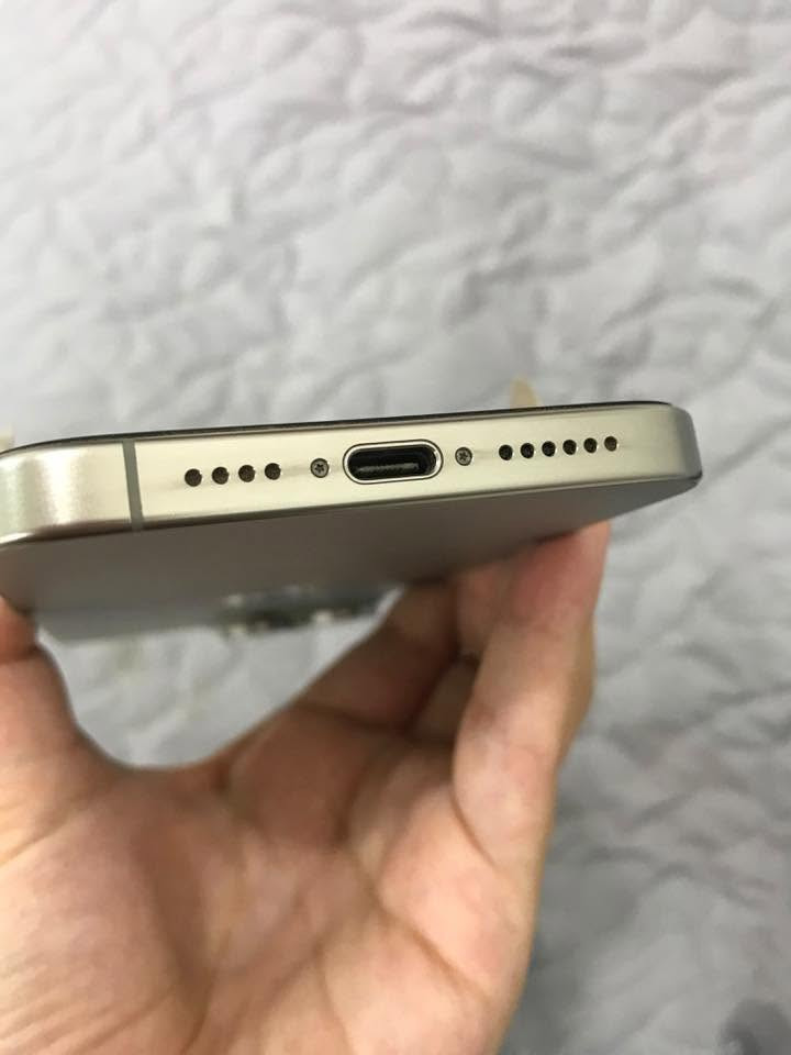 آيفون 15 برو ماكس ماستر شرق اوسط  تيتانيوم بطاريه 85 بلاديه جاهز بلنايلون مكفول كفاله عامه من لشخط كارتون اصلي مطابق مالته شرط الفحص معروض ب 1025 وبي مجال مكاني بابل حي الجزائر ***********
