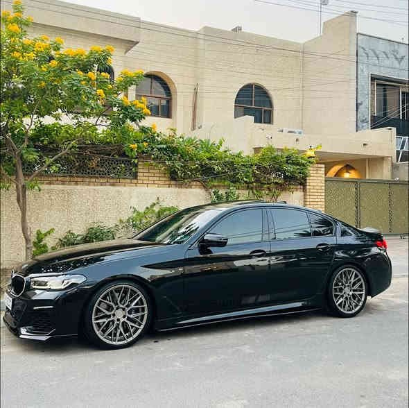 للبيع BMW 550iM 2020 
فووول مواصفات 
كيجات دجتل 
سلايد 
‎5 كامرات
اوتو بارك
حساس امامي خلفي
كشنات كهرباء (700)
كشنات تدفئة وتبريد
كشنات مساج 
رادار امامي 
رادار خلفي 
نقطه عمياء
قياده اليه 
‎4انظمه قياده
ماوس (تحكم بلشاشه) 
داخل لدات 64 لون 
لايتات داينمك
بك لايت ليد
استيرن M (اصل) 
داخل جلد ابيض 
شاحن وايرلس
ويل 20 forged 
ماشيه ٥٠ الف
عليها داون بايب وبرمجة Stage1
وبعد بيها هواي موصفات معروفه
السياره وارد امريكي حادثها جاملغ وبابتين(الابواب نفس الون مبدلات وفقط الجاملغ صبغ يعني قطعة وحده) ايرباك فقط برده
كير ومحرك مكفولات من الفتح والتبديل
مكانها المنصور  
للاستفسار ***********
