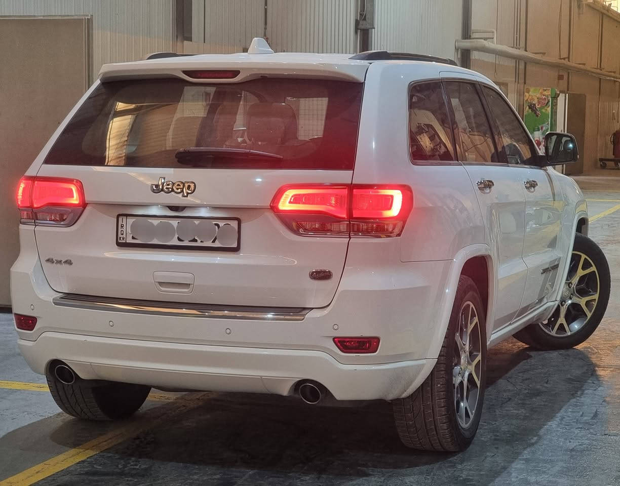 جيب كراند شيروكي اوفرلاند OVERLAND Jeep
الموديل 2019  خليجي وكالة هارلم مكفولة عدا شبر صغير كارت و الدعامية بي صبغ قليل اثر ضربة ستوتة وهي واكفة مأشر عليه بالصورة شرط بدون اي دواخل 

عداد المسافةالمقطوعه 58 الف ميل قابلة للزيادة 

المحرك V6.  3.600L 

دفع رباعي 4x4 

تحذير النقطة عمياء ⚠ 

شاشات خلفية 

ويل قياس 20 انج 

سقف بانوراما 

شاشه كبيرة 8.4 انج 

نظام الخرائط (GPS) و كاربلي 

نظام التعليق هوائي (جكات) 

ستيرن كهربائي 

المصابيح الأمامية زنون متحرك تصعد و تنزل 

كشافات الضباب زنون 

تشغيل عن بعد 

صندوق كهربائي 

كشنات جلد و تشبول مطرز 

مقاعد كهربائية و حفظ وضعيات الجلوس (ميموري) 

المقاعد الأمامية تبريد وتدفئة 

المقاعد الخلفية تدفئة 

مشغل اقراص CD/DVD 

سستم صوت 9 سماعات 

حساسات أمامية 

حساسات خلفية 

كاميرا خلفية 

تدفئة ستيرن 

بخاخ ماء على المصابيح الامامي 

المرايا الجانبية قابلة للطي 

مرايا متحسسه للضوء العالي 

مانع تصادم خلفي نظام بريك اوتماتيكي ( Auto Break System ) 

مقود السائق من الخشب 

محدد سرعة  Crose 

نظام التشغيل والاطفاء الاوتوماتيكي ( Auto Start System ) 

السيارة بأسمي  شرط التحويل و مسويله كوبون بانزين 

السعر المطلوب 325 ورقة و بيه مجال
العنوان كركوك 
رقم التلفون *********** متوفر واتساب
