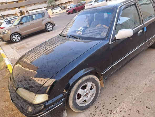 السلام عليكم برنس دايو للبيع رقم بغداد باسمي موديل 95 السياره مصبوغة عام للجماليه  مكفول كير عادي 
السعر 32وبيهه مجال
للاستفسار ***********
