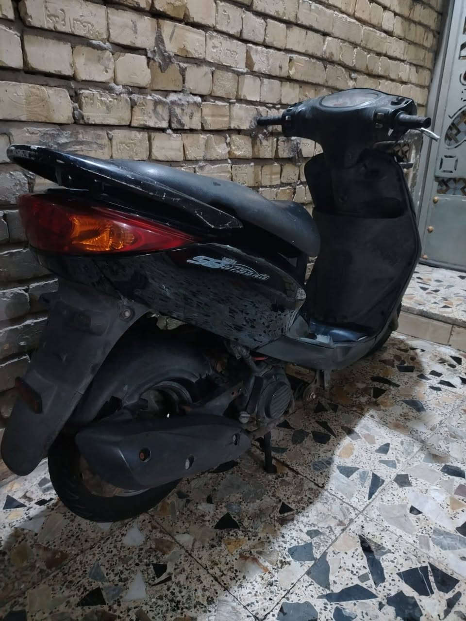 السلام عليكم درجه بريز لايت فوك   رنبه   جديدة 
 درجه كله بلاديه  خير من الله   شلعه ومعدال شغاله سلف وهندر مكينه خرسه ناعمه  كهربائيات كله شغال شاير يمنه يسره عداد كليو متر شغال الايت عالي ناصي كله شغال بريك مامي خلفي   مكفوله كفاله عامه 
وراق كامله   
مكاني بغداد  بلديات 
السعر 625 
***********
