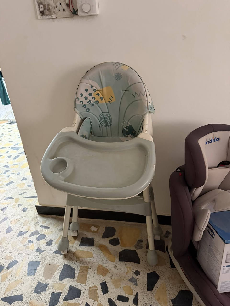 كرسي طعام للأطفال 25
كرسي سياره للأطفال جديد مستخدم قليل ب70 

چربايه و السياج سلايت مع المندر مالته ب 60 

عربانه طفل ب 50 

وكلهم بيهم مجال للجادين


**إذا كنت صاحب هذا الإعلان وتريد حذفه لأي سبب، رجاءا أرسل رسالة إلى الدعم الفني**