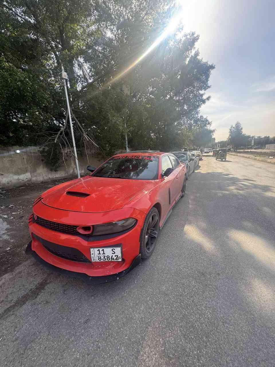 سلام عليكم اخوتي  البيع جارجر
موديل : 20 
سياره صبغ عام بدون حادث ودواخل 
برتقالي غير محدد مصبوغه با الإمارات 
حادثها ب امريكا سرقه البيبان ودشبول
محرك : 3600
كير : كفاله 
مكينه : كفاله 
بانزين محسن دهن امزويل 
 ويل : 20 نجمه 
استدات حمر 
كفرات مري 
شفقه جامه 
لحيه 
لدات تكساس 
صدر حداديه كامله هسا مبدلها 
دوس جانبيه 
دفيوزر لد 
زعانف
رقم بغداد بسمي 
  فتحه كشنات كهرباء حضن  
شاشه جبيره 
السياره بيها عداد مال سكات 
غرفتها تخبل تبريد ثلج تجي وتشوف 
تايرات حجم 275/40/20 
سكوبات باب 
سكوبات جام 
سبايدر SRT العالي 

سياره يرادلها ترتيب البره فقط كسرها يرادله ترتيب باقي كفاله 

بيها كد شبر معجون بجاملغ الخلفي بلعراق بدون كص 
هـ***********  مكاني بغداد حي جميله
