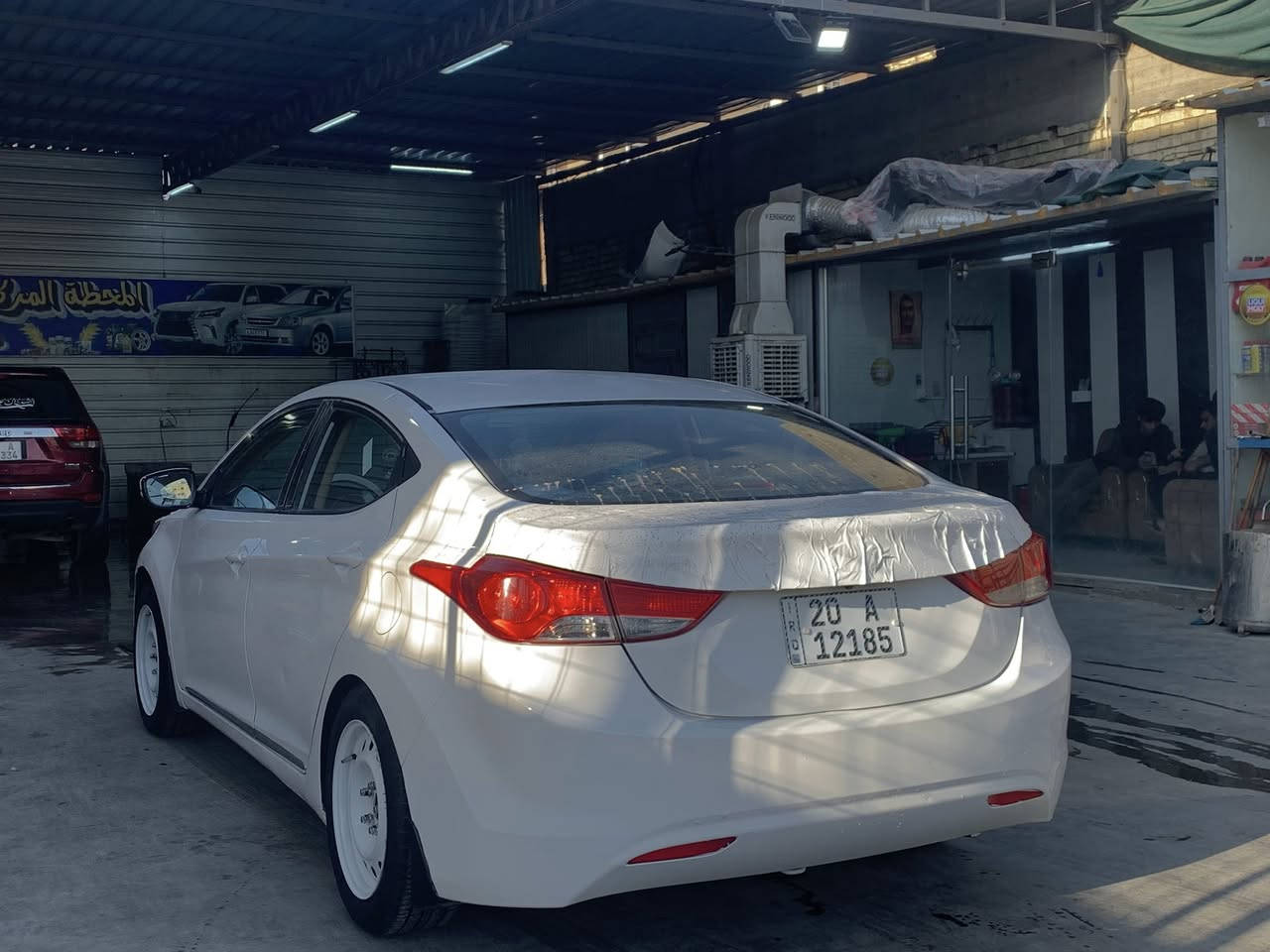 ليدور نظيف تخدمه النترا ٢٠١٢خليجي ١٦٠٠  رقم ديالى نكليزي بسمي سنويه احولك باي يوم بيها رش جاملغ وشي قليل من لباب ف فول مواصفات بصمه وتشغيل عن بعد وفتحه ودمام خلفي ويل حجم ١٦ اصلي 
السعر ١٠٨ مجال قليل. حك جيتك ومراوس حسب رغبه 
مكان سياره بغداد ***********
