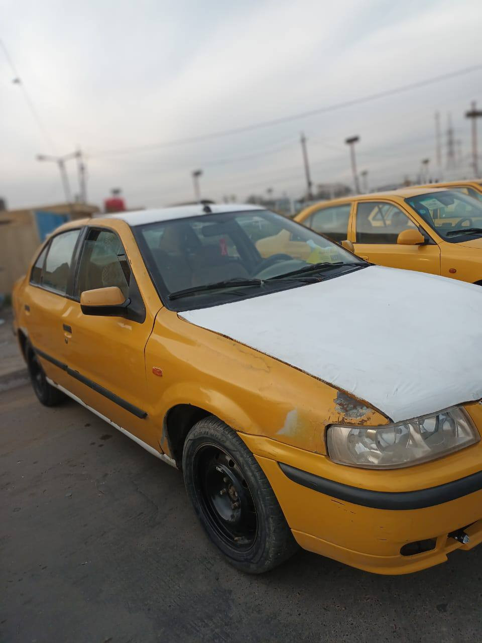 السلام عليكم للبيع
سمند موديل 2011 رقم انكليزي بأسمي مشروع وطني  السيارة مكينة والكير  مكفولات سعرها 20 ورقة مكاني الحرية 
***********
