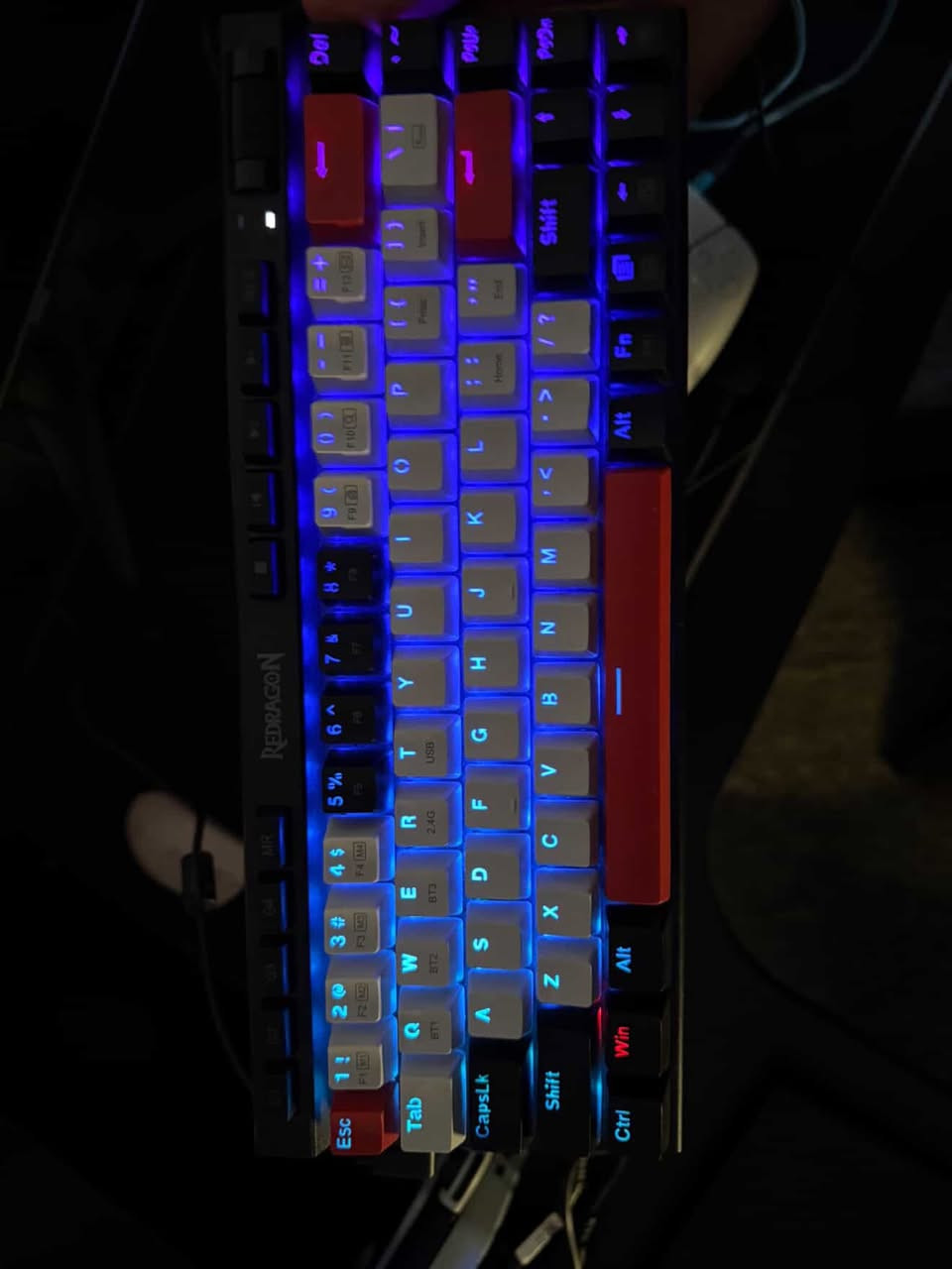 Pc 4070 super 
باقي المواصفات موضحه بالصور 
جديده كلش استعمال قليل ، بيع مستعجل هي و غراضها  
***********
