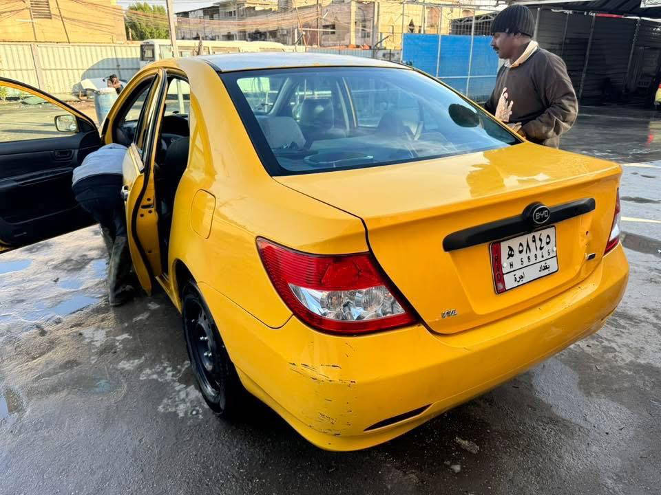 السلام عليك بي واي دي 2019 للبيع باقي 8 اشهر وصير حره استقطاع مباشر وكاله مباشر مع راعيها المالك مكينه وكير جديد ياباني تبديل جاملغ يسرى وصبغ خلف باب السائق قليل 
السعر (53)$
***********
بغداد الامين
