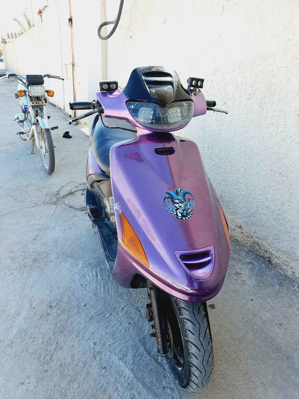 دراجه فراشه فحل للبيع نضيفه كهربائيات كله شغاله سلف هندر لايت اشاير شغاله محرك نضيف مكان قلعه صالح ***********
