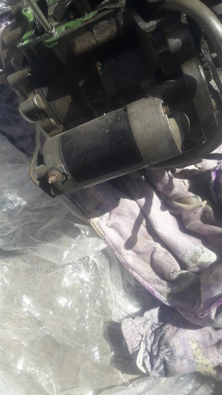 مكينه تي في اس البيع كاضه بيه بكن الباقي كل شي مابيه متواجد عله الفيس ***********
